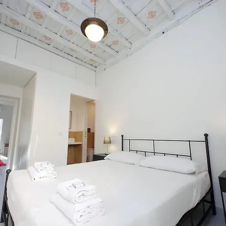 Monti Charming Boschetto 아파트 *