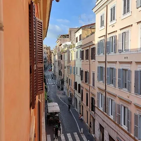 Monti Charming Boschetto 아파트 *