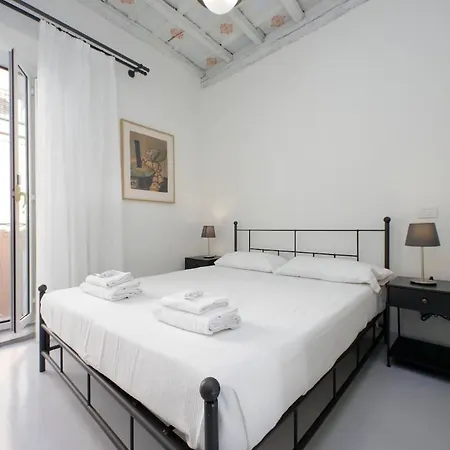 Monti Charming Boschetto 아파트