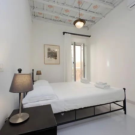 Monti Charming Boschetto 아파트 *